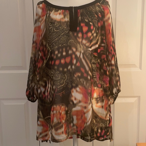 East 5th Plus SZ 2X Butterfly Print Semi Sheer Top - Picture 1 of 14